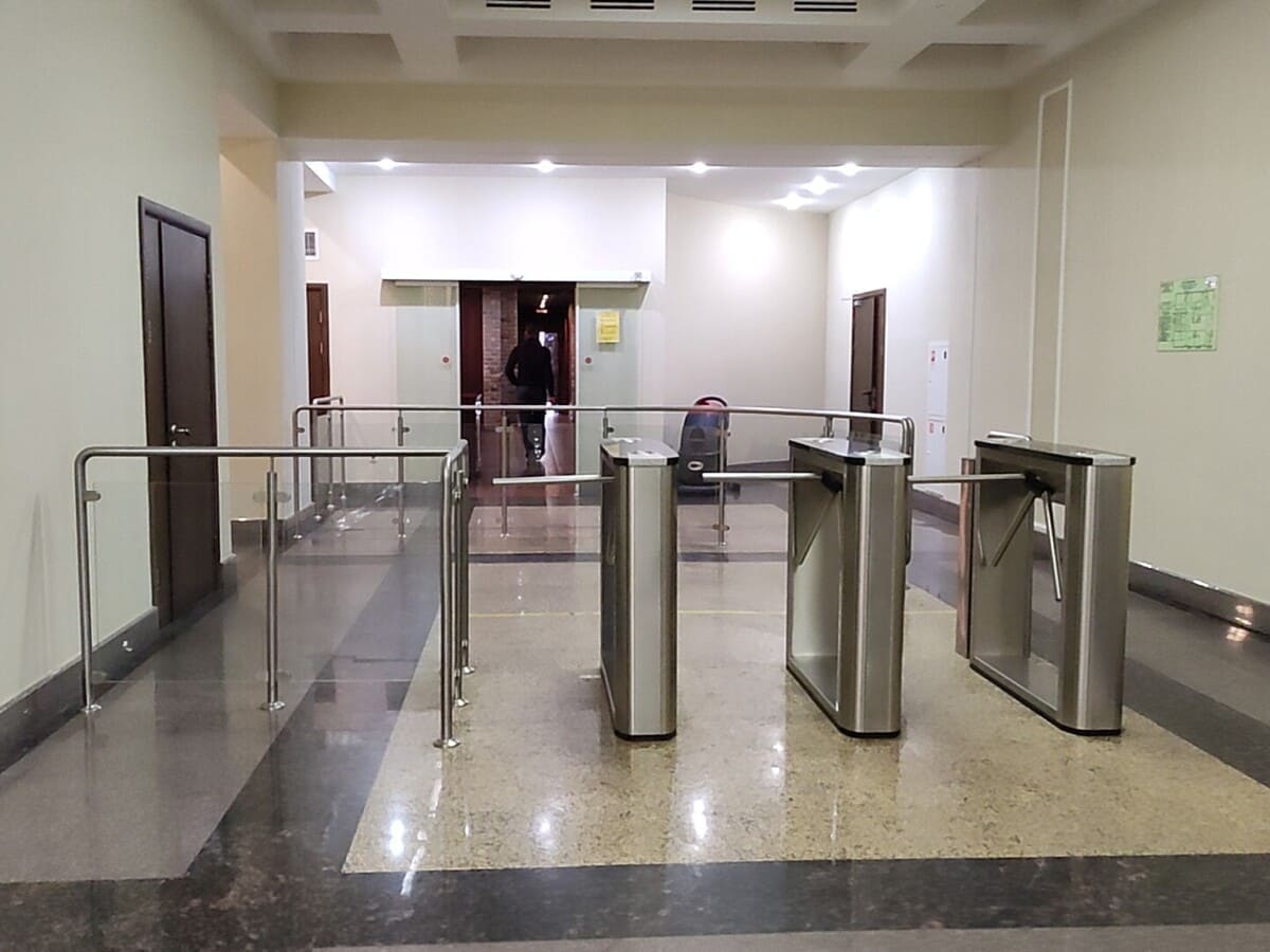 Офисы от 950 до 1100 кв.м. в аренду и продажу в Москве и Московской области